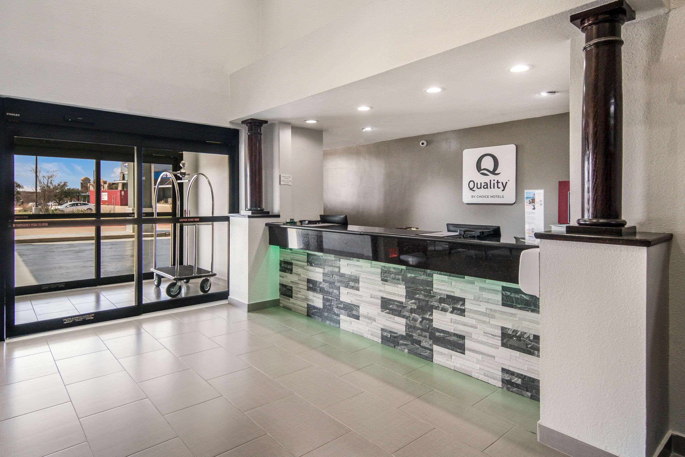 Quality Inn & Suites Форт-Ворт Екстер'єр фото