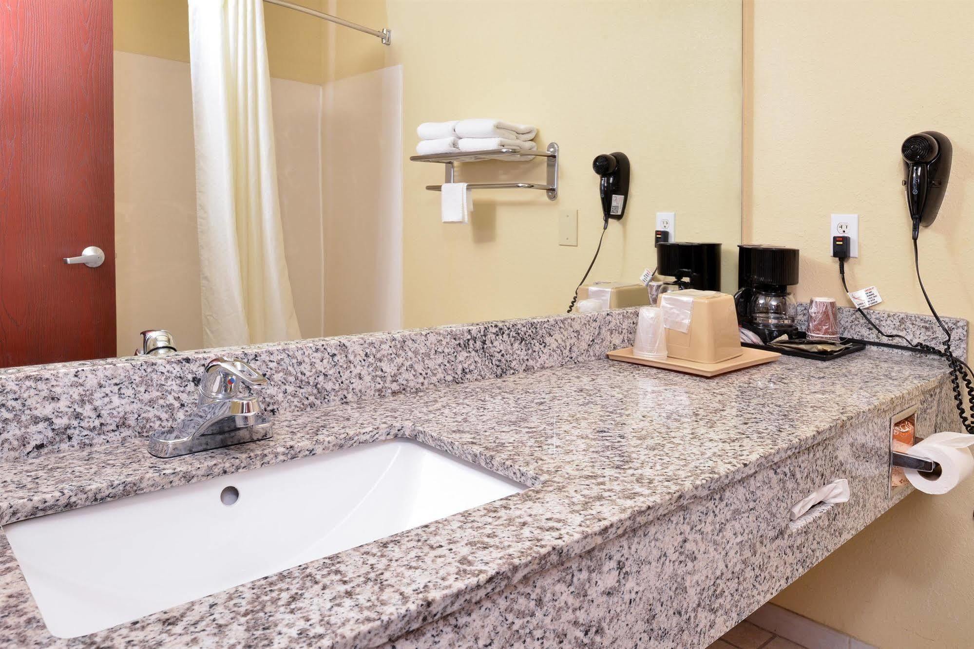 Quality Inn & Suites Форт-Ворт Екстер'єр фото