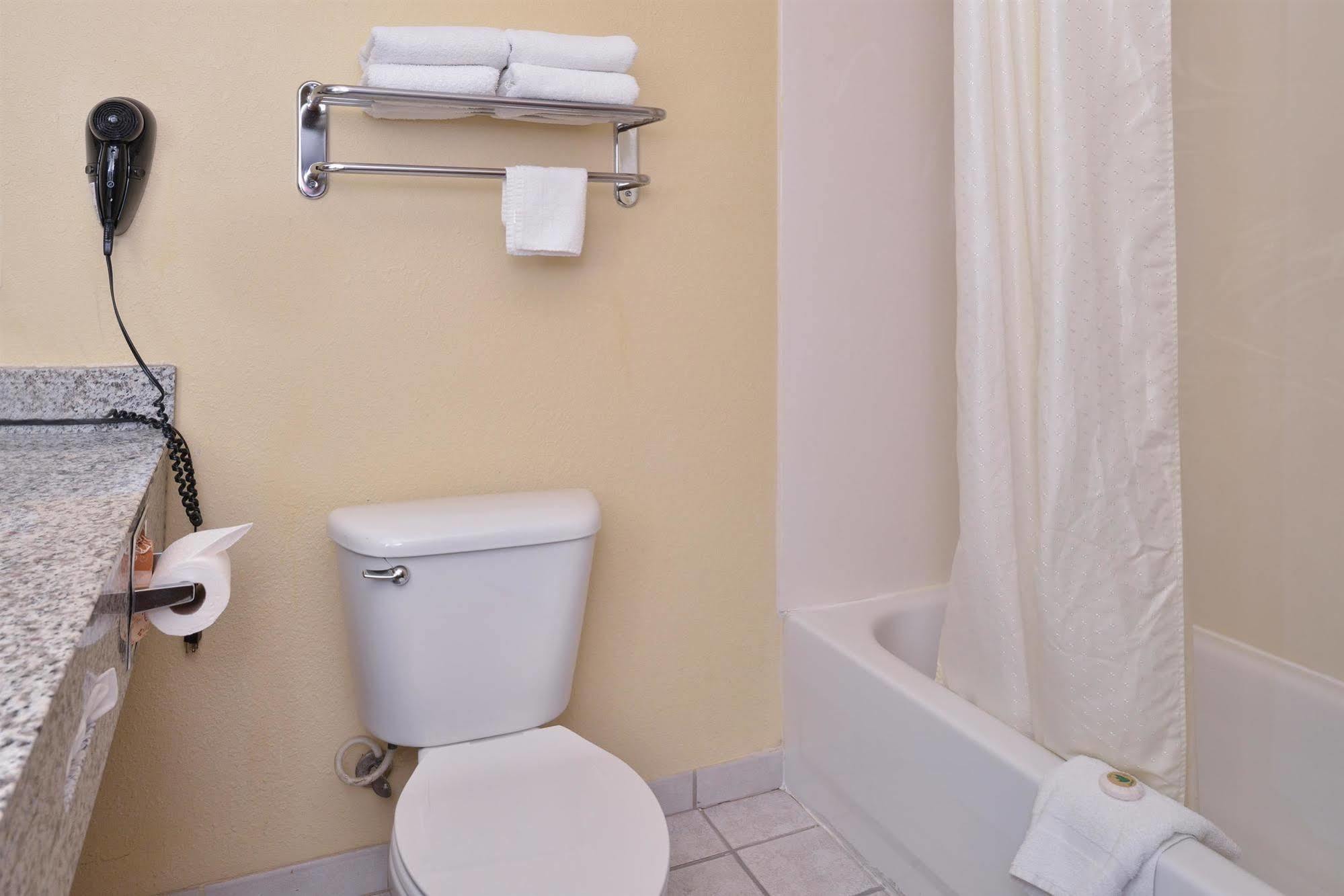 Quality Inn & Suites Форт-Ворт Екстер'єр фото
