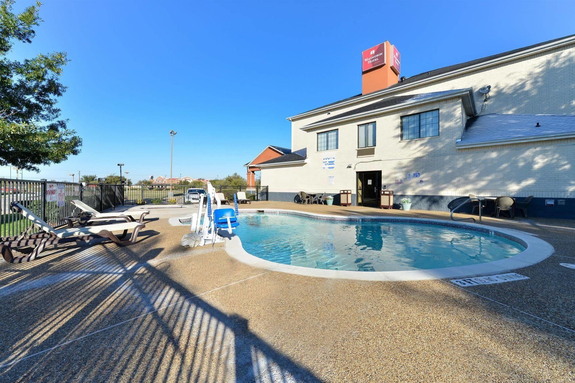 Quality Inn & Suites Форт-Ворт Екстер'єр фото